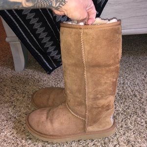 Tall Ugg Boots -sz6